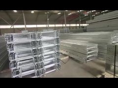 電気ケーブルの皿